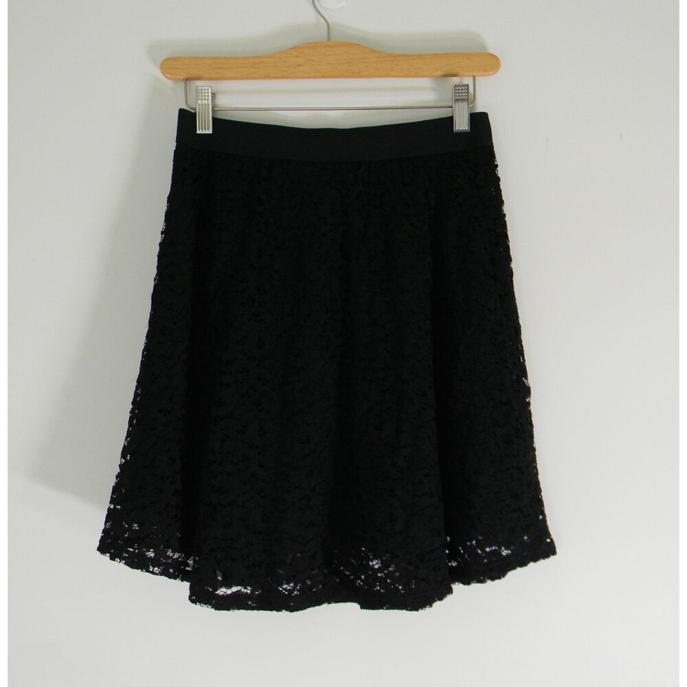 LC Lauren Conrad Black Short Lace Skirt Size Small Pull-on Elastic Waist EUC